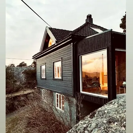 Sorlandsidyll Sentralt I Casa de Férias